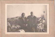 B - Foto Photo Fotografia su Cartoncino Anni 40 - Coppia al Divano