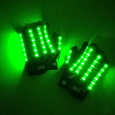 Guanti luminosi con raggi