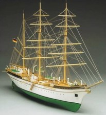 Mantua Model Gorch Fock art
