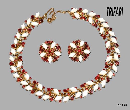 Crown trifari demi - trifari,,