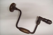 Trapano antico funzionamento manuale.