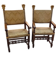 Coppia di antiche poltrone