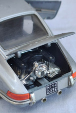 PORSCHE 911 DELLA MARTOYS SCALA 1/24 COD. 0102