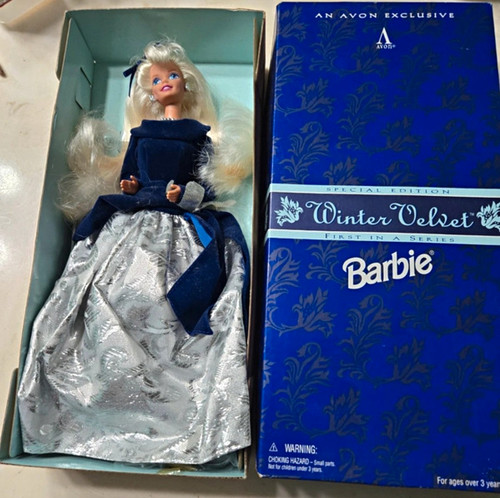 Barbie winter velvet avon - barbie,