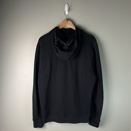 Giacca nera con cappuccio - c.p.,