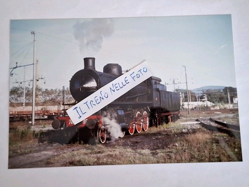 Fotografia deposito locomotive - fotografia,