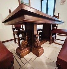 tavolo classico in legno massiccio e 6 sedie rivestite in pelle sempre in legno 