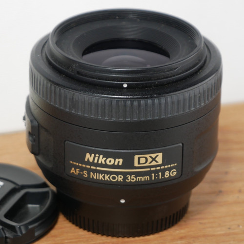 Nikon 8g af s - f/1.8g, dx