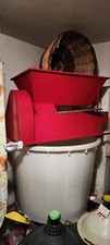 Torchio vino tino - tino,, pigia