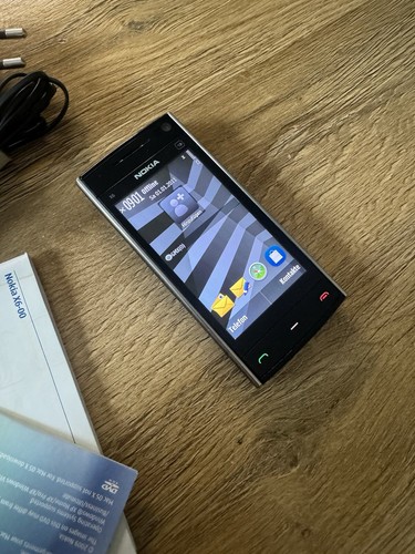 Nokia navi edition 8gb - x6-00,