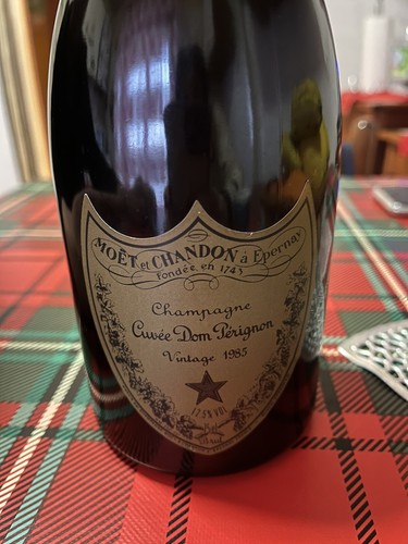 Dom perignon champagne - perignon, vintage