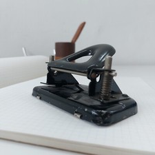 Perforatore per carta a 2 fori anni 50 nero lucido funzionante BRAUSE no marchio