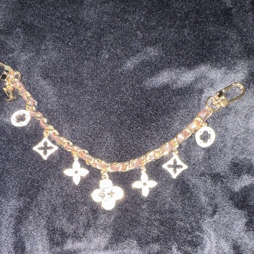 Gold tone chain charm - chain,