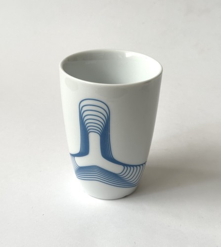 Tazza termica futuristica