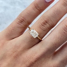 Anello di fidanzamento in oro