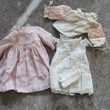 Antico vestito per bambola con