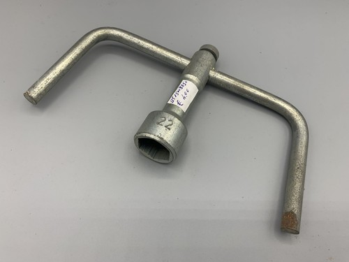 Chiave per bulloni - chiave, auto