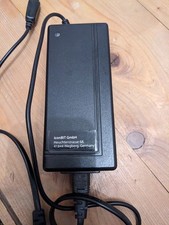 Caricabatteria adattatore