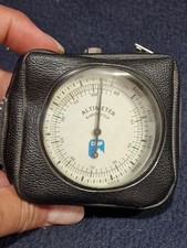 ALTIMETRO BAROMETRO VINTAGE CWP CUSTODIA IN PELLE