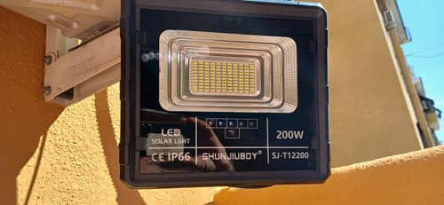 Faro pannello solare led 200 - solare,