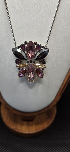 Collana con ciondolo - , in