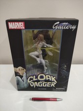 Diamond Select Gallery Cloak