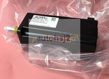 ONE YASKAWA SERVOMOTORE