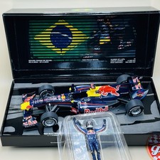 MINICHAMPS 1/18 Red Bull Racing Renault RB6 Vettel Brazillian GP 2010 113100205