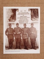 1915 Roma Carabinieri attendono decorazioni indossando nuova divisa grigio-verde