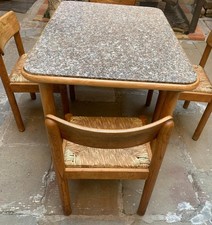 tavolo con sedie Vico Magistretti 