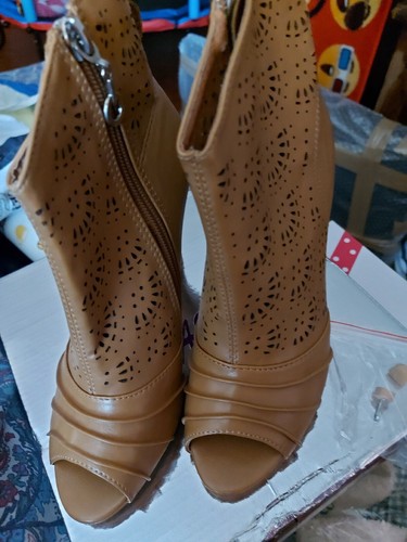 Scarpe traforate con tacco - con,