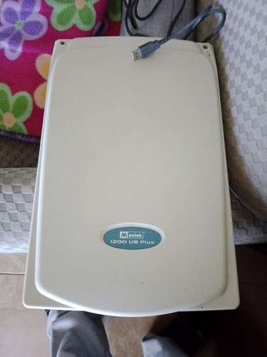 Scanner mustek 1200 - mustek, ub