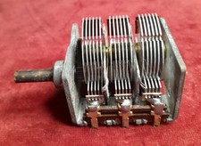 CONDENSATORE VARIABILE A  3 SEZIONI demoltiplicato. Leggi bene !. *35