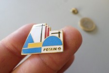 Badge pin s broche grue POTAIN
