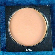 CHANEL Les Beiges Healthy Glow