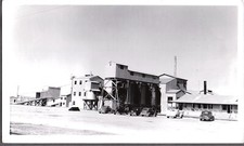 VINTAGE PHOTOGRAPH 1940'S CARS