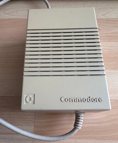 Alimentatore amiga - alimentatore,
