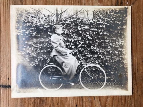 Original vintage photo woman - original,