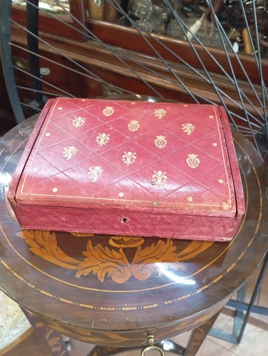 Scatola pelle antica con - antica,