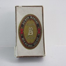 boite ancienne AU BON MARCHE