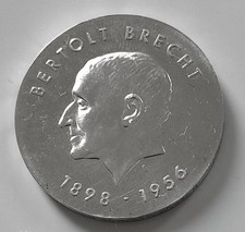 B. BRECHT Repubbl. Democr. 10