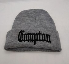 Beanie, berretto con scritta COMPTON, RAP, hip hop, gangster, grigio, NUOVO