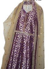 Abito lungo asiatico fatto a