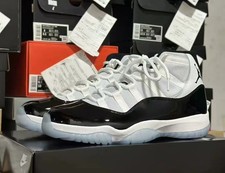 Air Jordan 11 Concord black