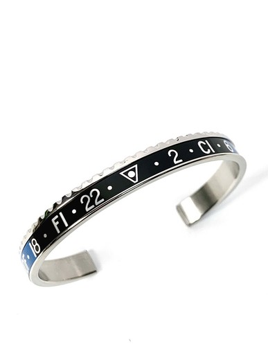 Speedometer official bracelet