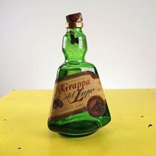 bottiglia grappa del lupo