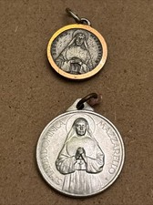 CIONDOLO ARTE SACRA RELIQUIA BEATA MARIA MAZZARELLO EX INDUMENTIS.