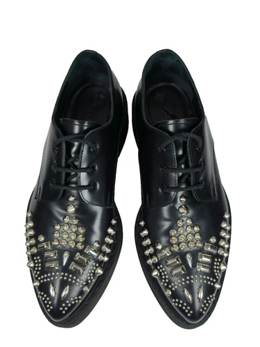 Scarpe nere con borchie
