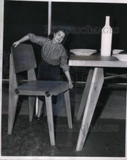 1954 Press Photo Moving a