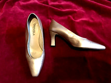 CARVELLA SCARPE TACCO CORTE